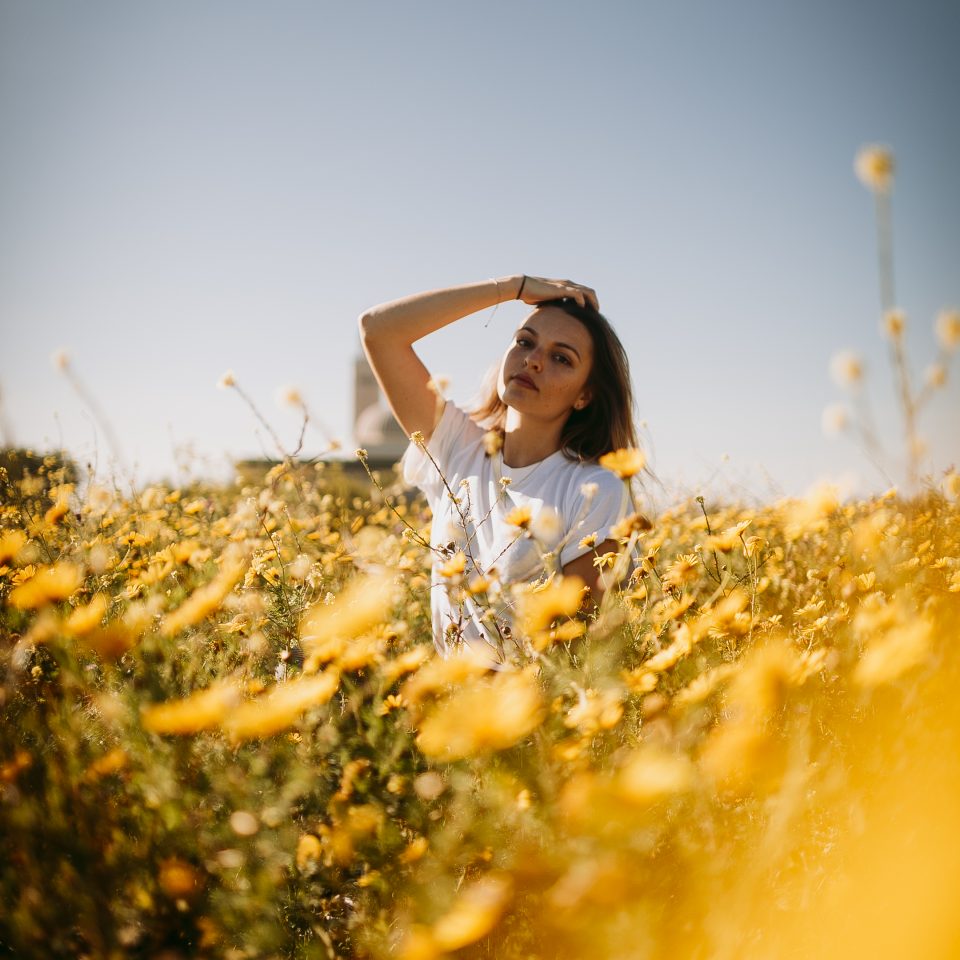 Girl in flower photographe portrait var